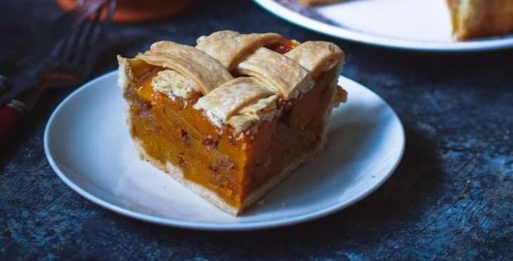 Вкус осени: рецепт вкусного пирога с яблоками и тыквой
