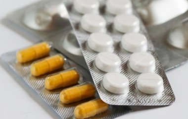 Названо заборонені для лікування коронавірусу вдома препарати