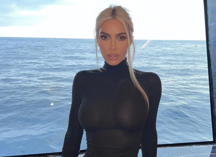 Ким Кардашьян рассказала обо всем, что она когда-либо делала со своим лицом