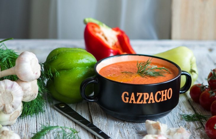 Вместо окрошки: три рецепта гаспачо, перед которыми ты не устоишь!