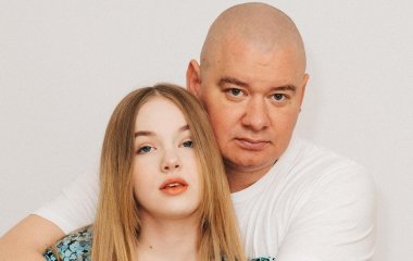 18-річна донька Кошового на новому фото захопила красою: який вигляд має Варвара після переїзду до Італії