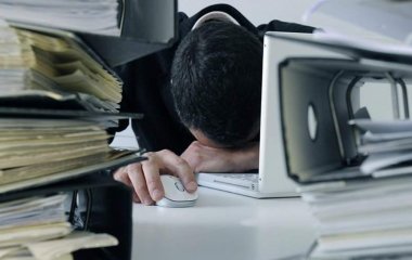 Терапевт назвала наслідки переробок для здоров'я