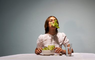 6 признаков того, что ваш организм страдает из-за нехватки калорий