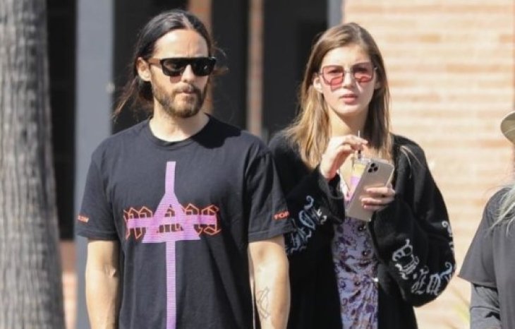 Какие девушки нравятся Джареду Лето: актер замечен с незнакомкой