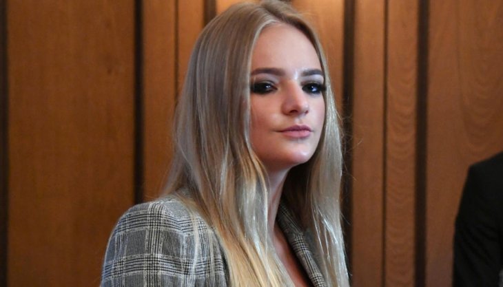 Лиза Пескова получает 1000 € за стажировку в Европарламенте