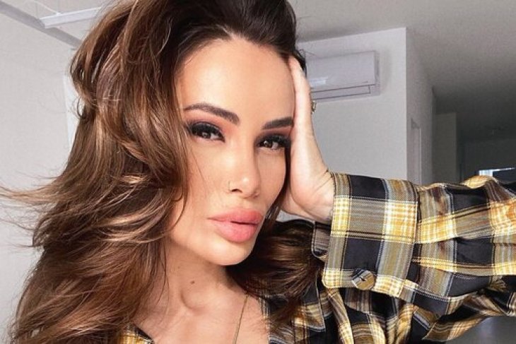 Айза Анохина потеряла работу из-за конфликта с Юлией Барановской