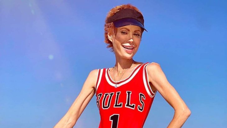 Телеведущая Елена-Кристина Лебедь показала, как плыла к парковке в Киеве