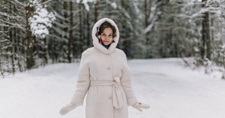 Якщо хочете мати елегатний вигляд навіть у сильний мороз: ось що носити взимку