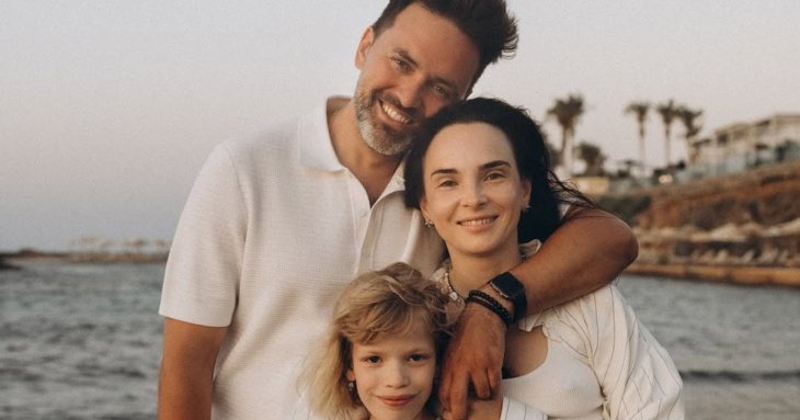 Дружина Мірошниченка похвалилась вагомими досягненнями 10-річної названої доньки на Балі