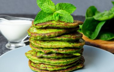 Самый полезный завтрак: рецепт блинов из шпината