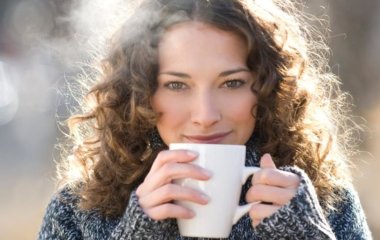 Вы пьете их каждый день: 5 напитков, которые на деле вреднее газировки