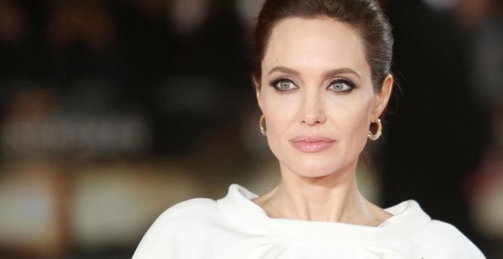 В сети появились фотографии обнаженной Анджелины Джоли