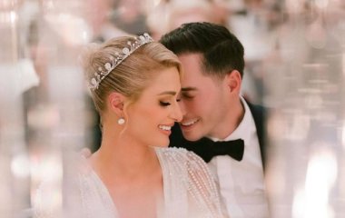 Пэрис Хилтон в годовщину брака с мужем показала фото с их роскошной свадьбы