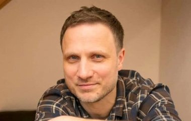 Відомий український актор вдруге став батьком та показав новонародженого сина