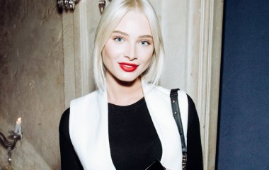 Алёна Шишкова зазывает девушек к пластической хирургии 