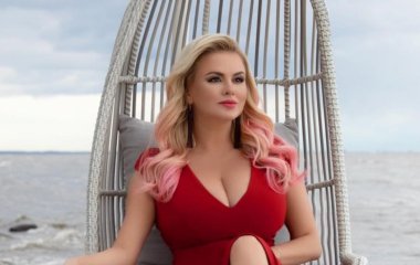 Анна Семенович сильно отравилась на гастролях