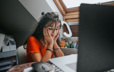 Депрессия после праздников: вернуться на работу и не умереть от тоски
