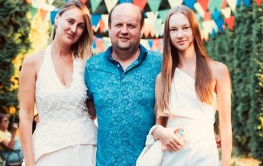 17-річній доньці Віктора Бронюка стало зле на НМТ: