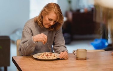 Як перестати їсти перед сном: 6 простих стратегій