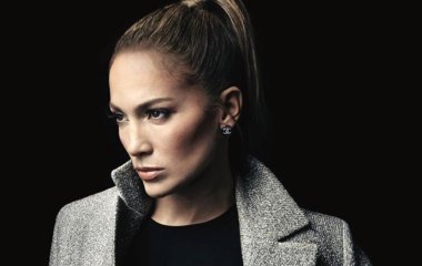 Дженнифер Лопес примерила образ Софи Лорен в новой рекламной кампании Guess