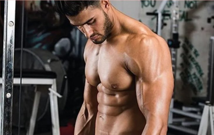 Уже чувствует себя холостяком: муж Бритни Спирс появился на публике без кольца