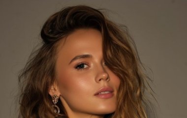 Анна Кошмал показалась в объятиях мужа и рассекретила, как будет праздновать Новый год