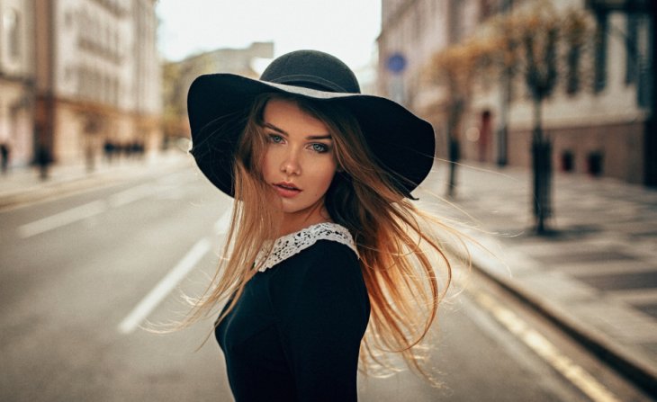 Модные вечерние образы для девушек из коллекций сезона весна-лето 2019, фото