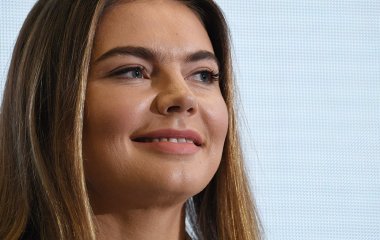 В сети появились новые фотографии располневшей Алины Кабаевой