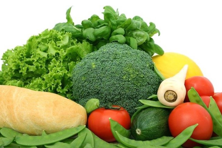 Дієтолог назвала продукти, невинні навіть при вечірньому обжерливості