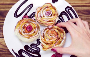 Русский синнабон: рецепт булочек-роз из яблок