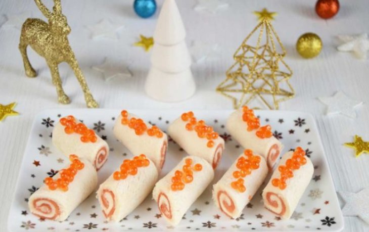 Рулетики с семгой и икрой
