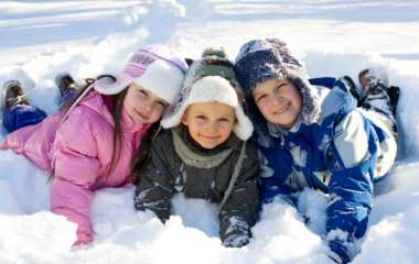 Как провести зимние каникулы с пользой для ребенка?