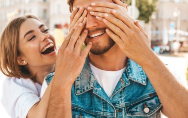 Подскажите ему: 5 гениальных способов намекнуть мужчине, что он вам понравился