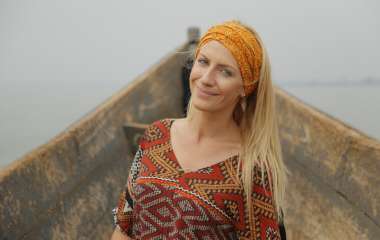 Леся Никитюк в декольтированном платье отдыхает в Египте