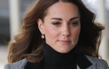Фанатка успела заснять реакцию Кейт Миддлтон на приятные слова о её внешнем виде на BAFTA