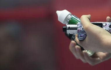 Вчені розвіяли міф про безпеку нікотинових електронних сигарет