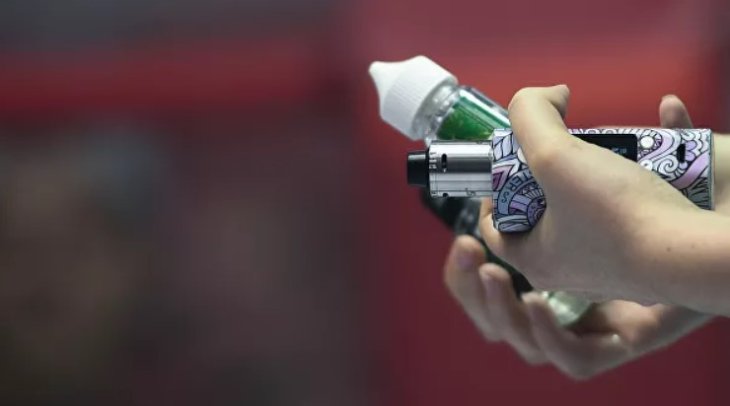 Вчені розвіяли міф про безпеку нікотинових електронних сигарет