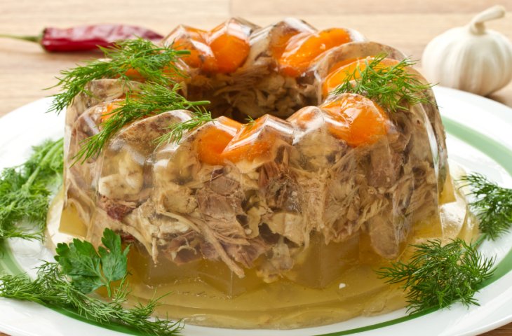 Рецепт приготовления вкусного холодца из свиного и говяжьего мяса
