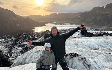 Крис Гемсворт показал, как проводит время с семьей в Исландии