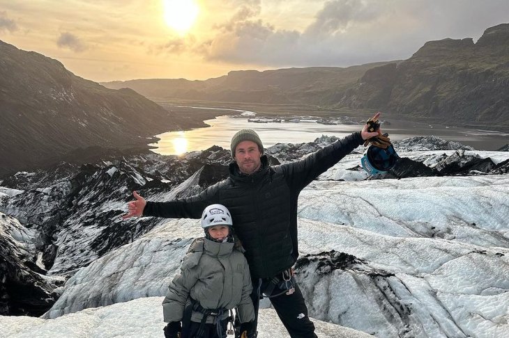 Крис Гемсворт показал, как проводит время с семьей в Исландии