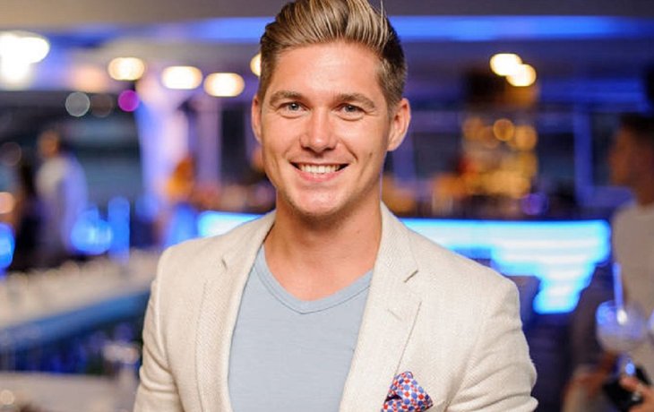 Владимир Остапчук показал, как вместе с 23-летней женой гулял по осеннему парку