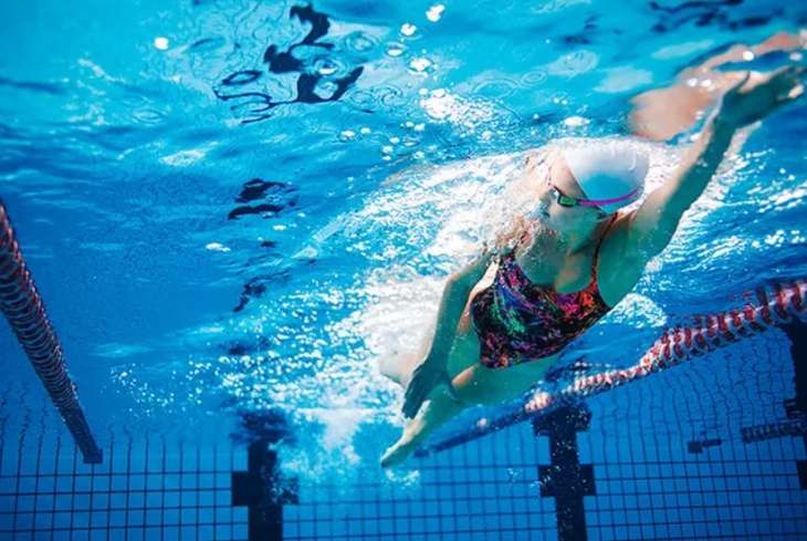 Пливи та худни: як навчитися плавати самостійно