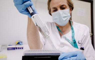 Лікар пояснив, що робити після контакту із зараженою віспою