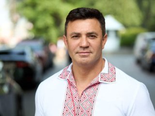Микола Тищенко після розлучення висловився про аліменти для 9-річного сина та де він живе: 