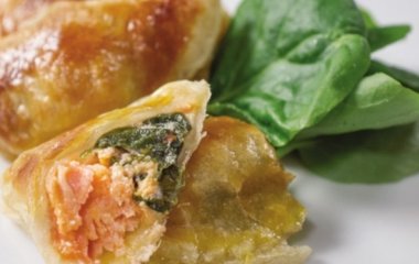 Пирожки с семгой, шпинатом и рикоттой по-норвежски