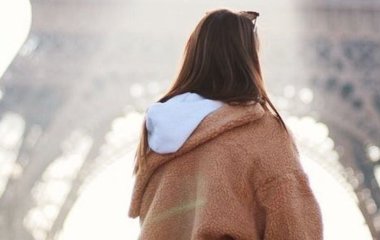 Дівчину не пустили у нічний клуб Парижа через один елемент одягу: який саме