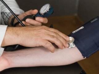 Медики назвали популярний напій, який може підвищувати тиск