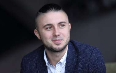 Муж певицы Alyosha написал песню для другой исполнительницы