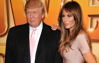 Мелания и Дональд Трамп зажгли огни на рождественской елке у Белого дома