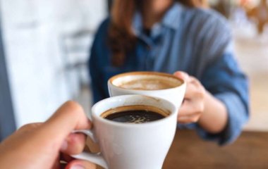 Почему нельзя пить кофе натощак, рассказал диетолог